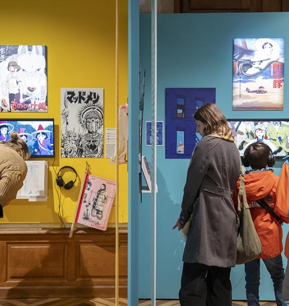 visiteurs au sein de l'exposition Miyazaki
