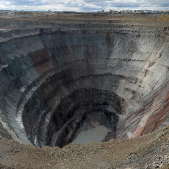 Staselnik, La mine Mir, mine de kimberlite et de diamant à ciel ouvert située à Mirny, en Yakoutie (Extrême-Orient russe), 2014