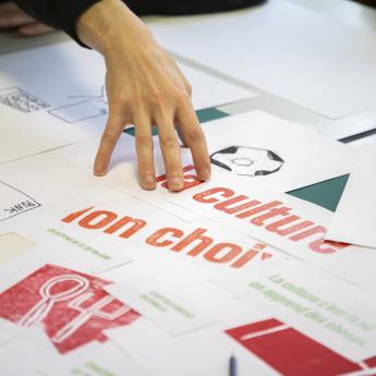 atelier de création graphique avec des jeunes en IME